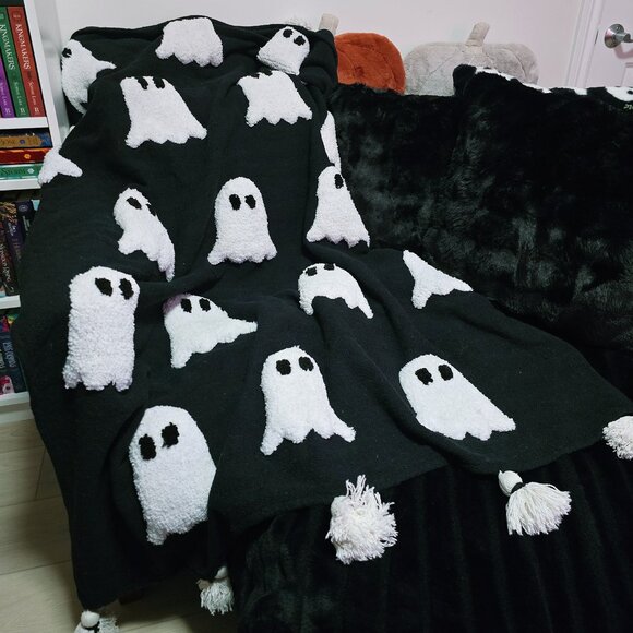 RACHEL ZOE Viral Ghost Blanket from 2023 - Picture 1 of 4